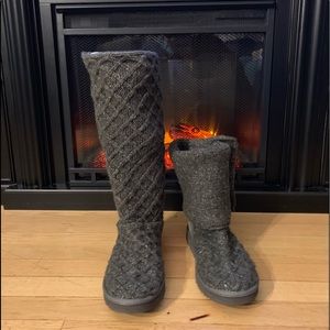 UGG Charcoal Cardy Lattice Shearling Boots Sz 10